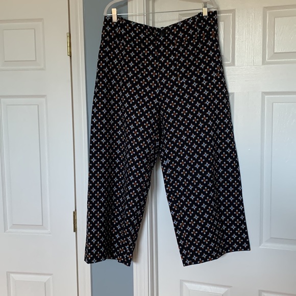 🌸ANTHROPOLOGIE MAEVE PONTE CROPPED PANTS🌸 - Picture 5 of 8